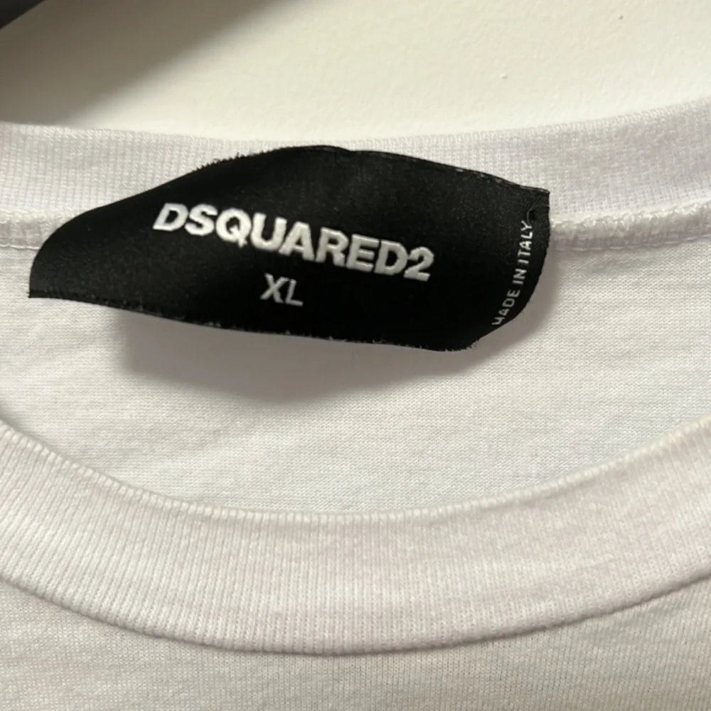 DSQUARED 2 White T-shirt. XL and XXL - Picture 2 of 3